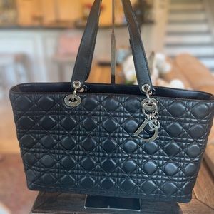 💎Beautiful Dior Lamb 🐑 skin purse w/silver Dior charm